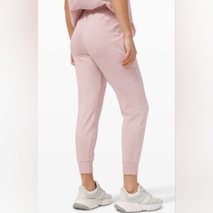 Lululemon LA Warm Down High Rise Joggers Mink Berry size 0